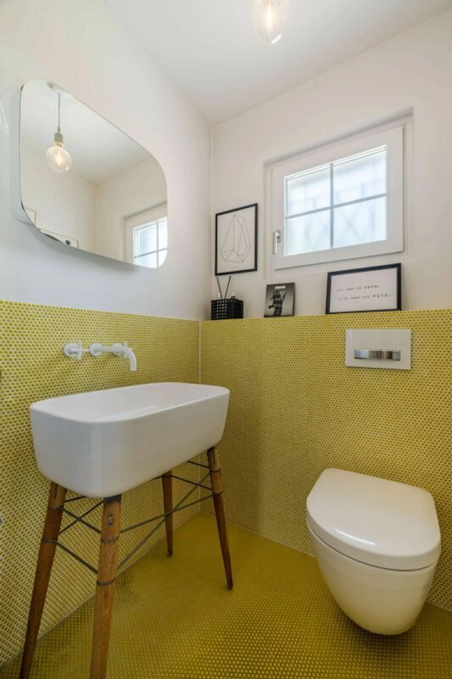 Well-maintained single-family home with charm and garden idyll - Photo 9 of 14