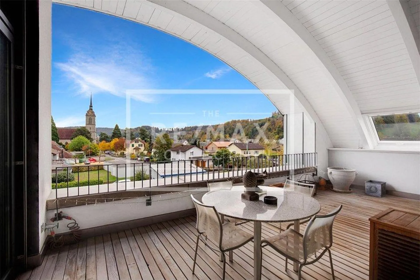 exklusive 3.5 - 5.5 Zi-Dachwohnung 246 m² NWF, 4 Terrassen, im Zentrum, Doppelgarage, Lift, Aussicht - Foto 6 von 9