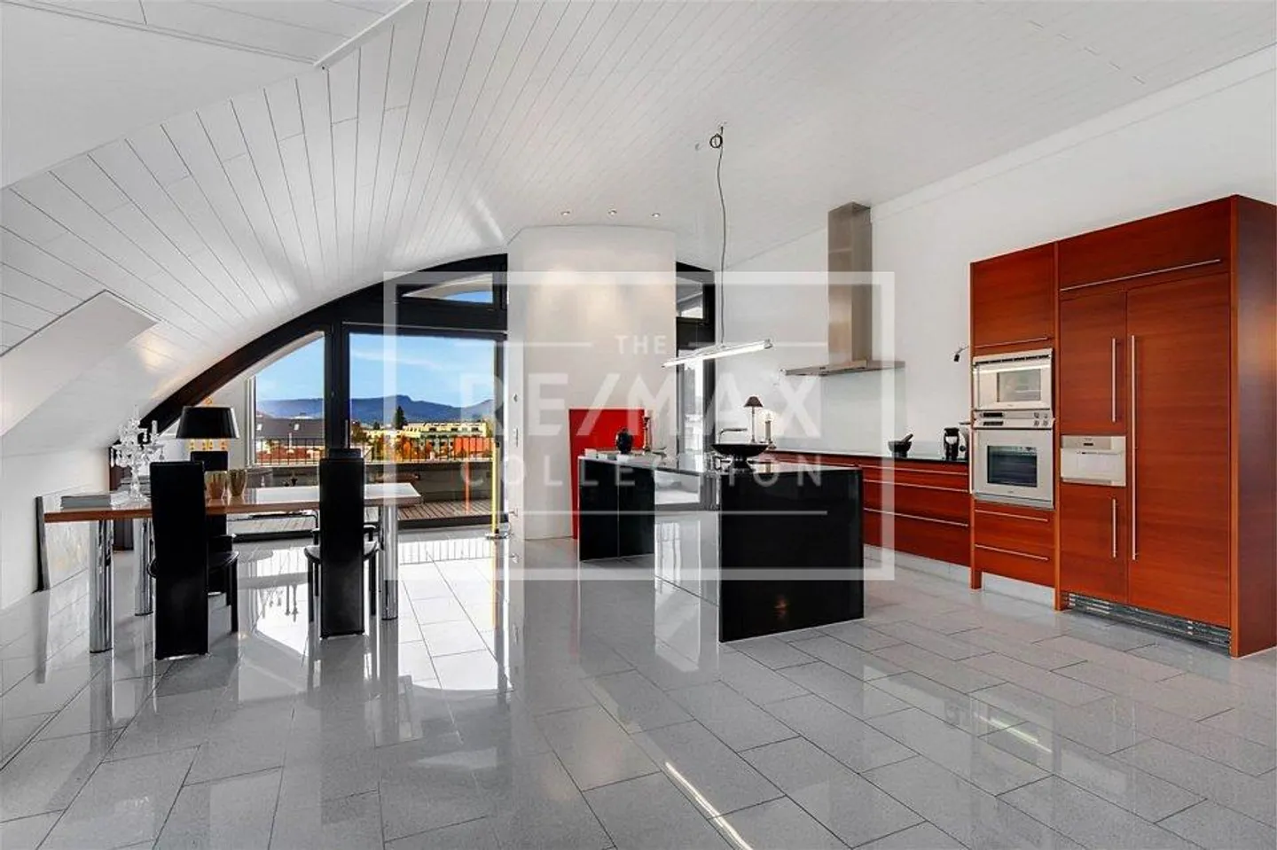 exklusive 3.5 - 5.5 Zi-Dachwohnung 246 m² NWF, 4 Terrassen, im Zentrum, Doppelgarage, Lift, Aussicht - Foto 7 von 9