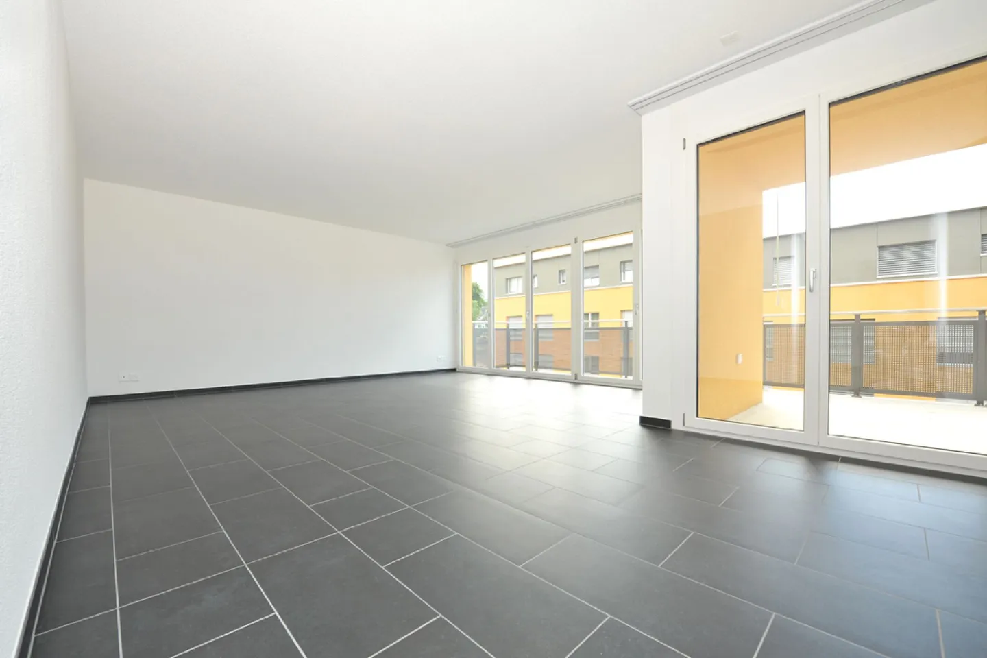 4.5-room apartment with garden seating area - Photo 4 of 8