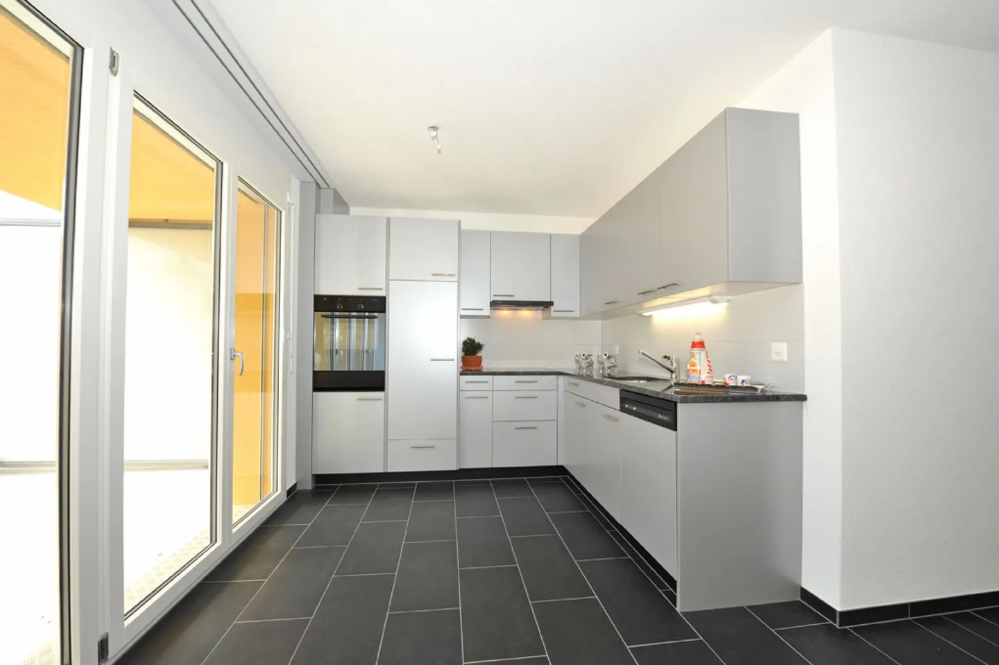 4.5-room apartment with garden seating area - Photo 1 of 8