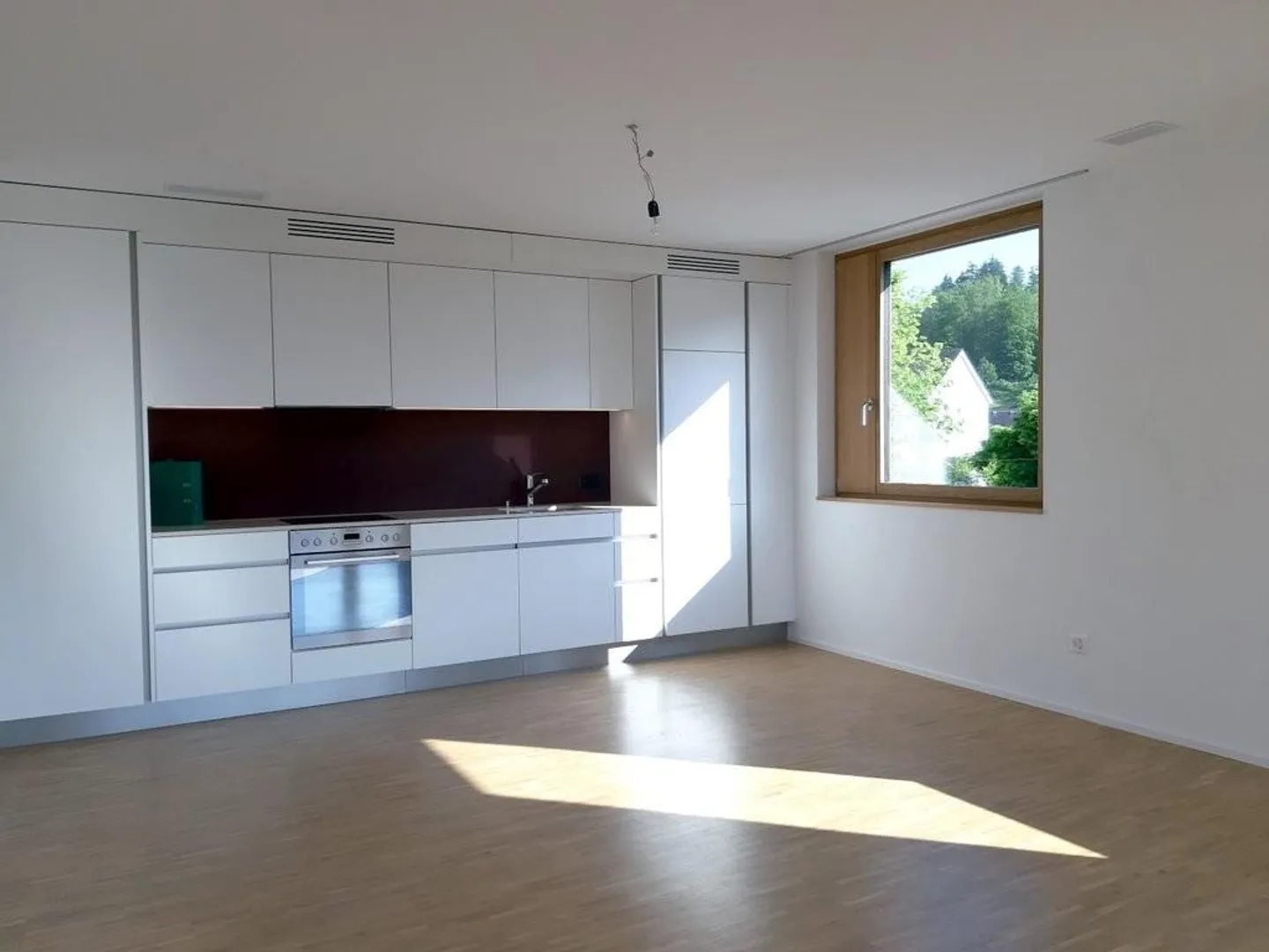 Appartement 2.5 pièces moderne et attrayant à louer - Photo 2 sur 7