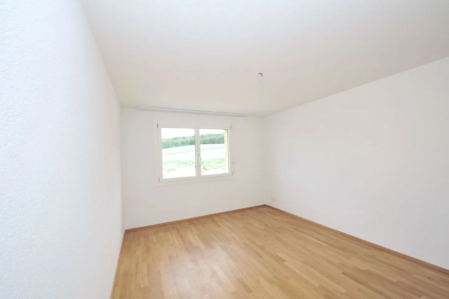 4.5-room apartment with garden seating area - Photo 6 of 8