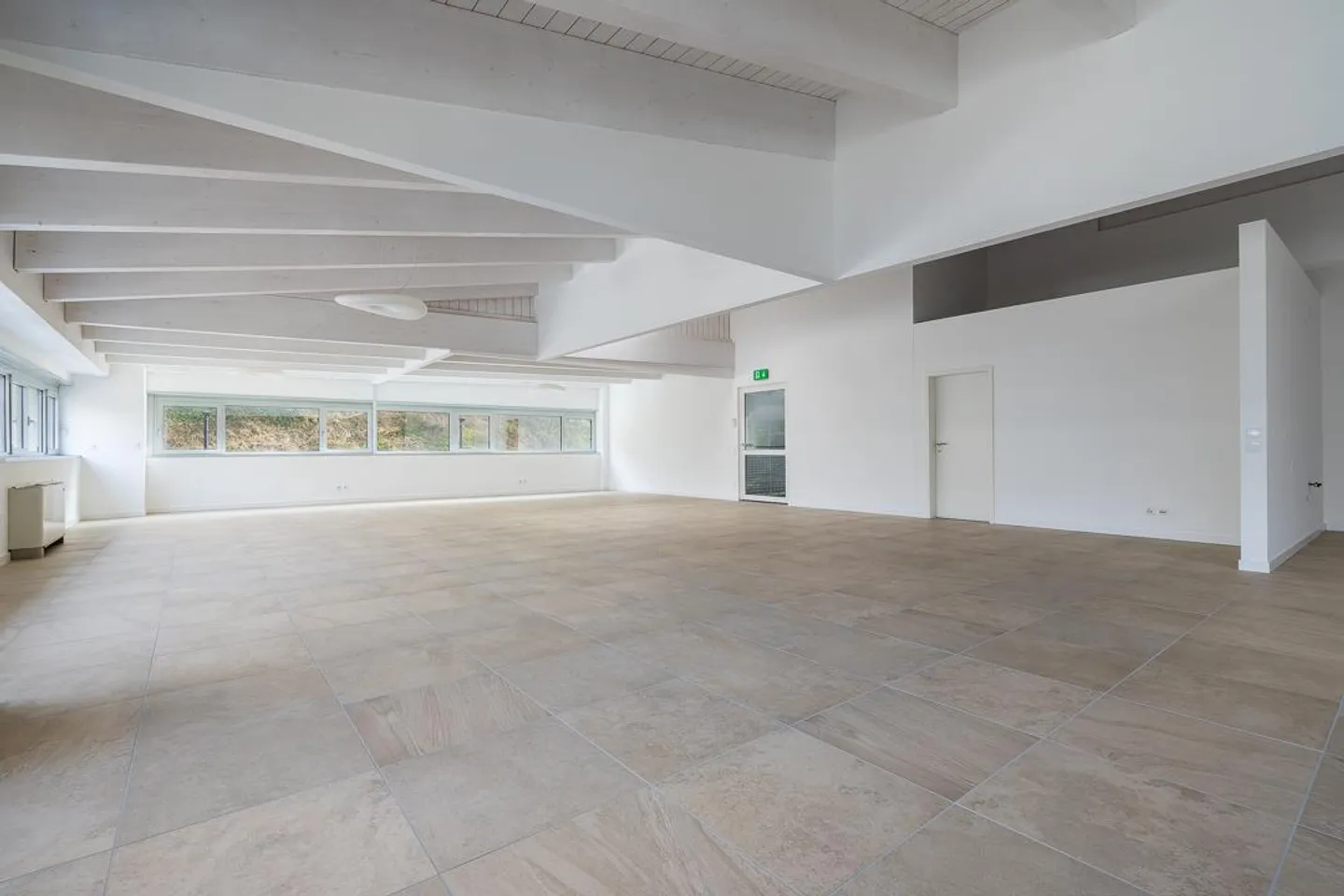Geräumiges Büro zur Miete, mit ausgezeichnetem Mieter - Foto 5 von 15
