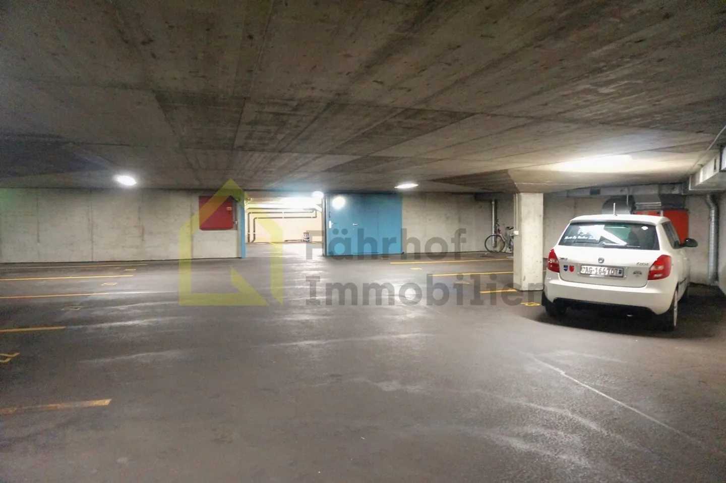 Sichere Parkmöglichkeit Nähe Stadt - Foto 4 von 4