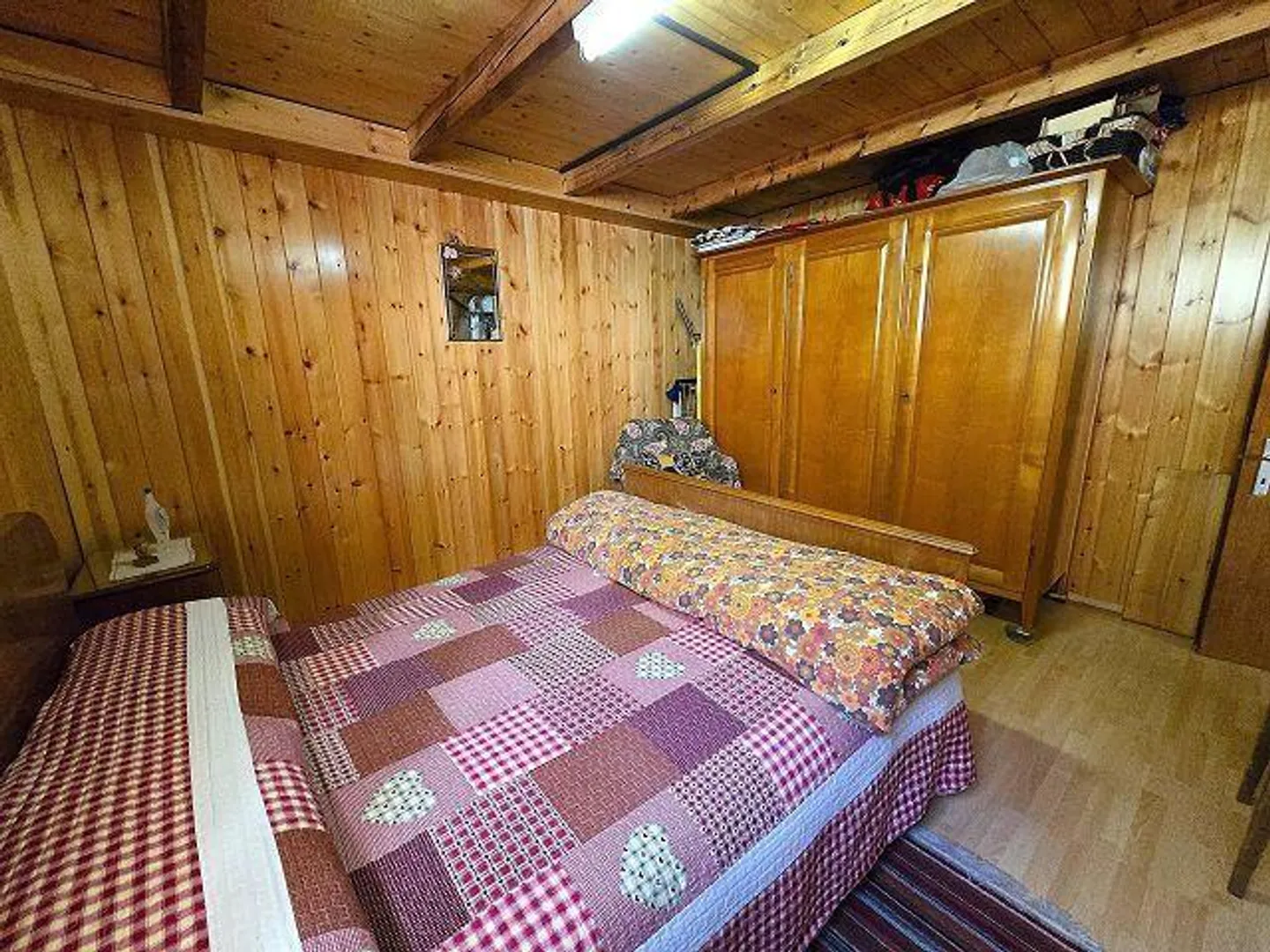 «31/2-Zimmer-Rustico an sehr ruhiger, sonniger Aussichtslage mit viel Land /Cascina di 3,5 loc. in mezza alla natura con grande terreno» - Foto 8 von 40