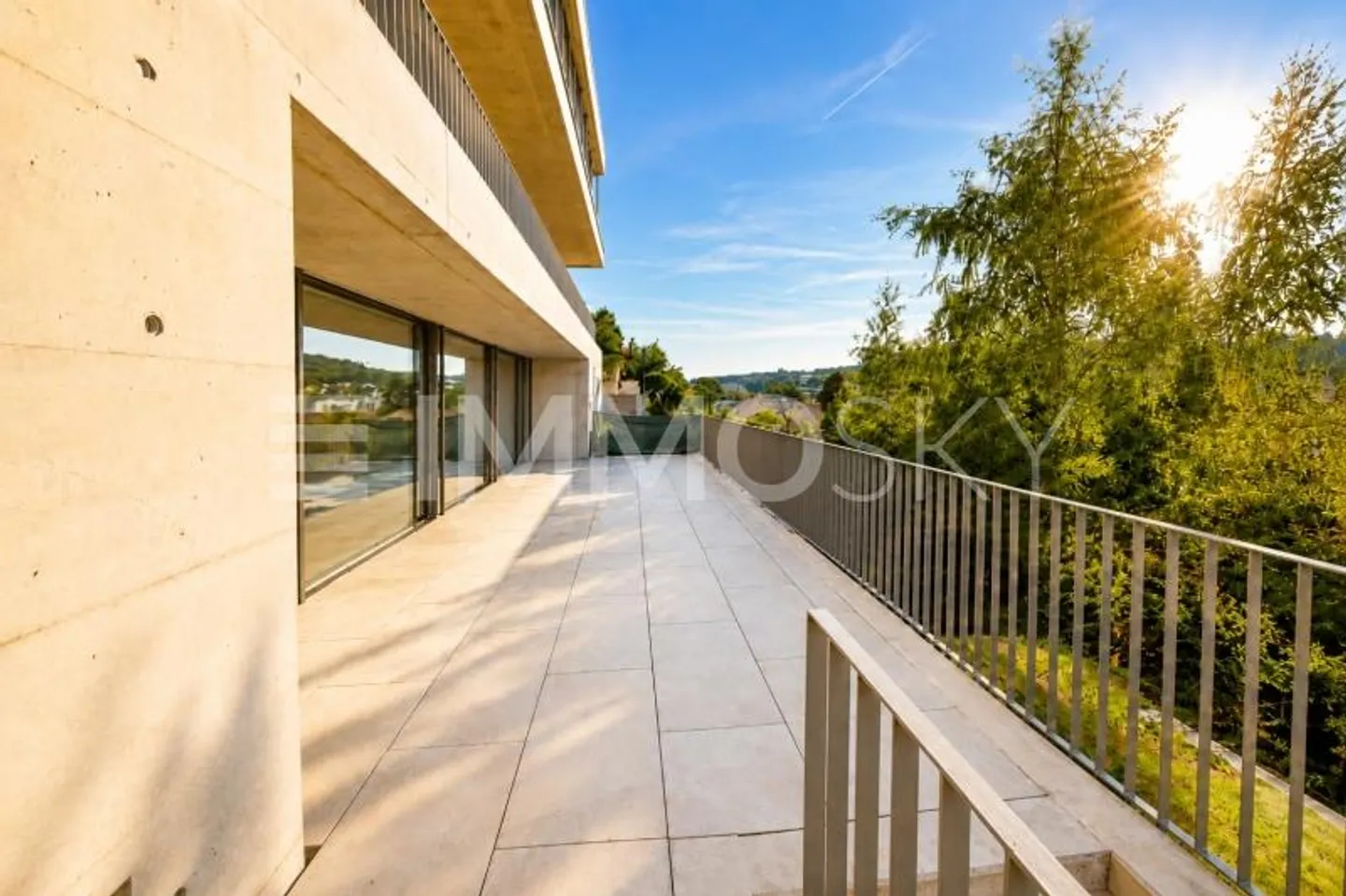 Appartement moderne avec vue panoramique - Photo 1 sur 5