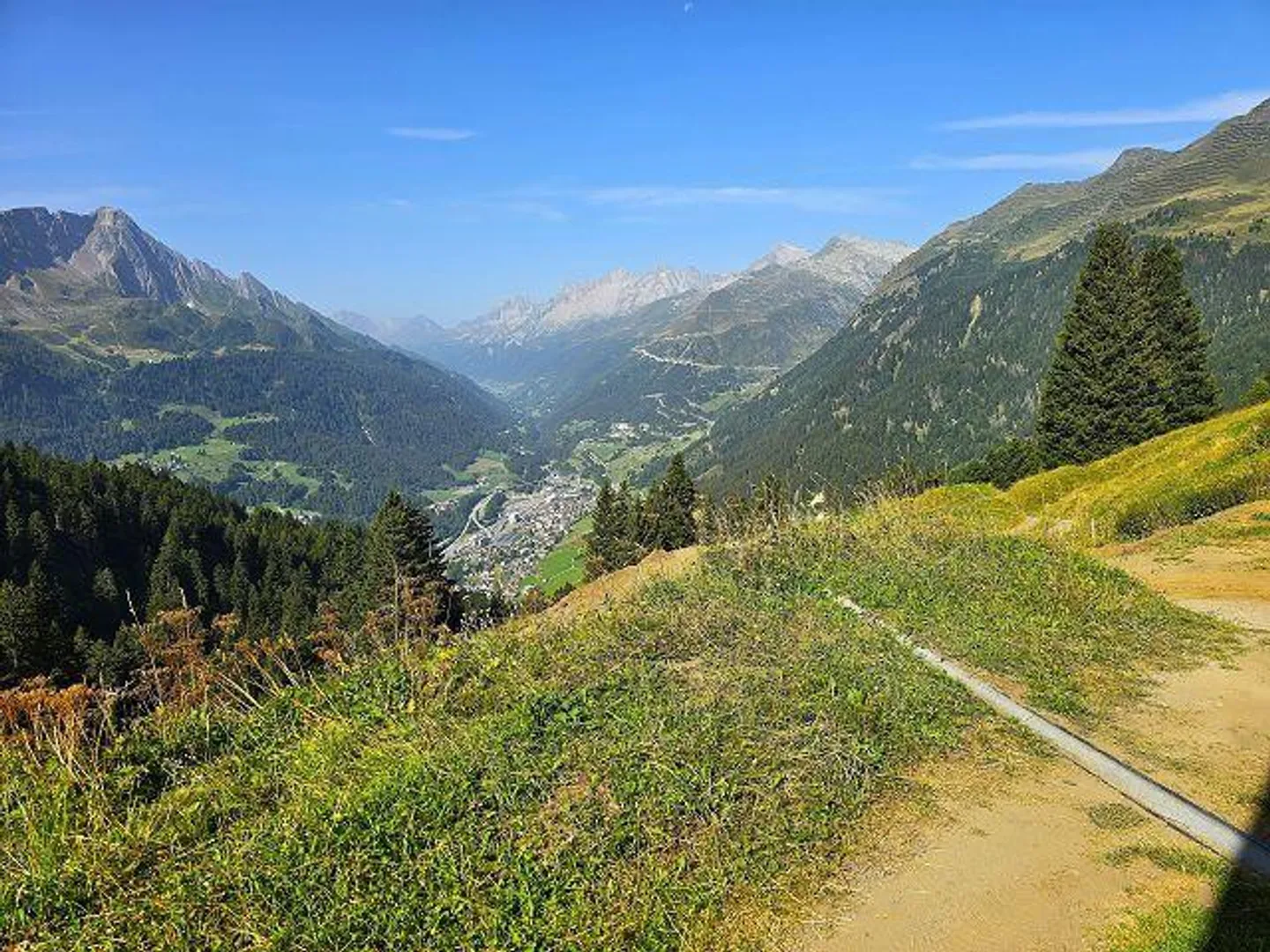 «31/2-Zimmer-Rustico an sehr ruhiger, sonniger Aussichtslage mit viel Land /Cascina di 3,5 loc. in mezza alla natura con grande terreno» - Foto 28 von 40
