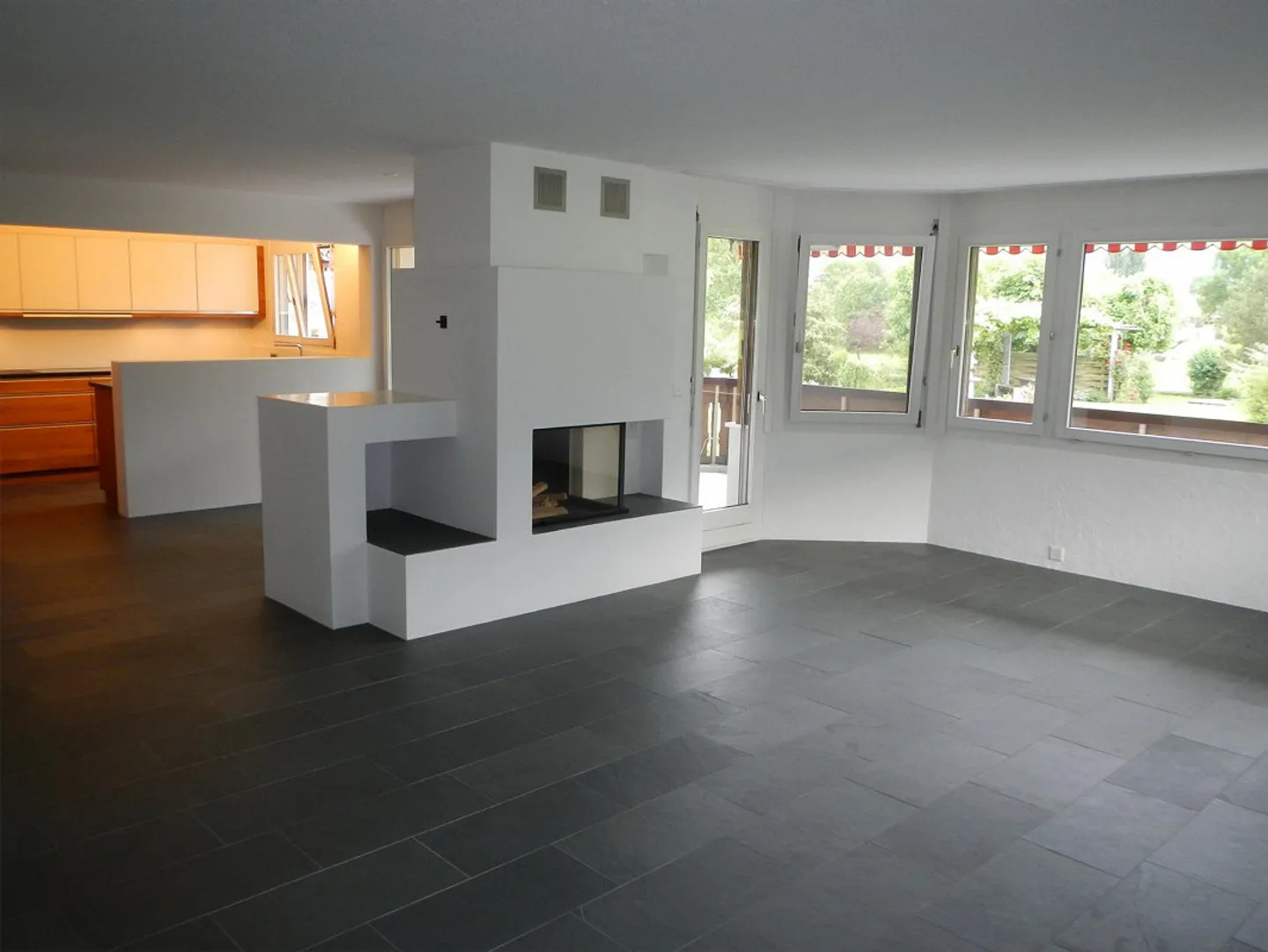 Beautiful quiet 5.5 room apartment with private access to the garden - Photo 4 of 11
