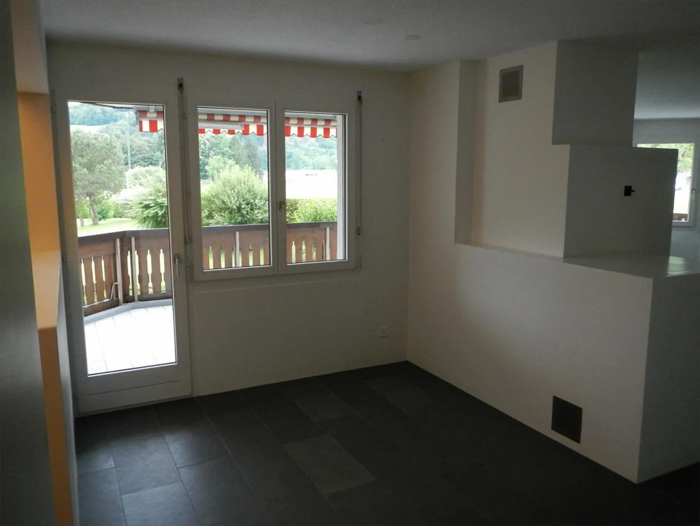 Beautiful quiet 5.5 room apartment with private access to the garden - Photo 3 of 11