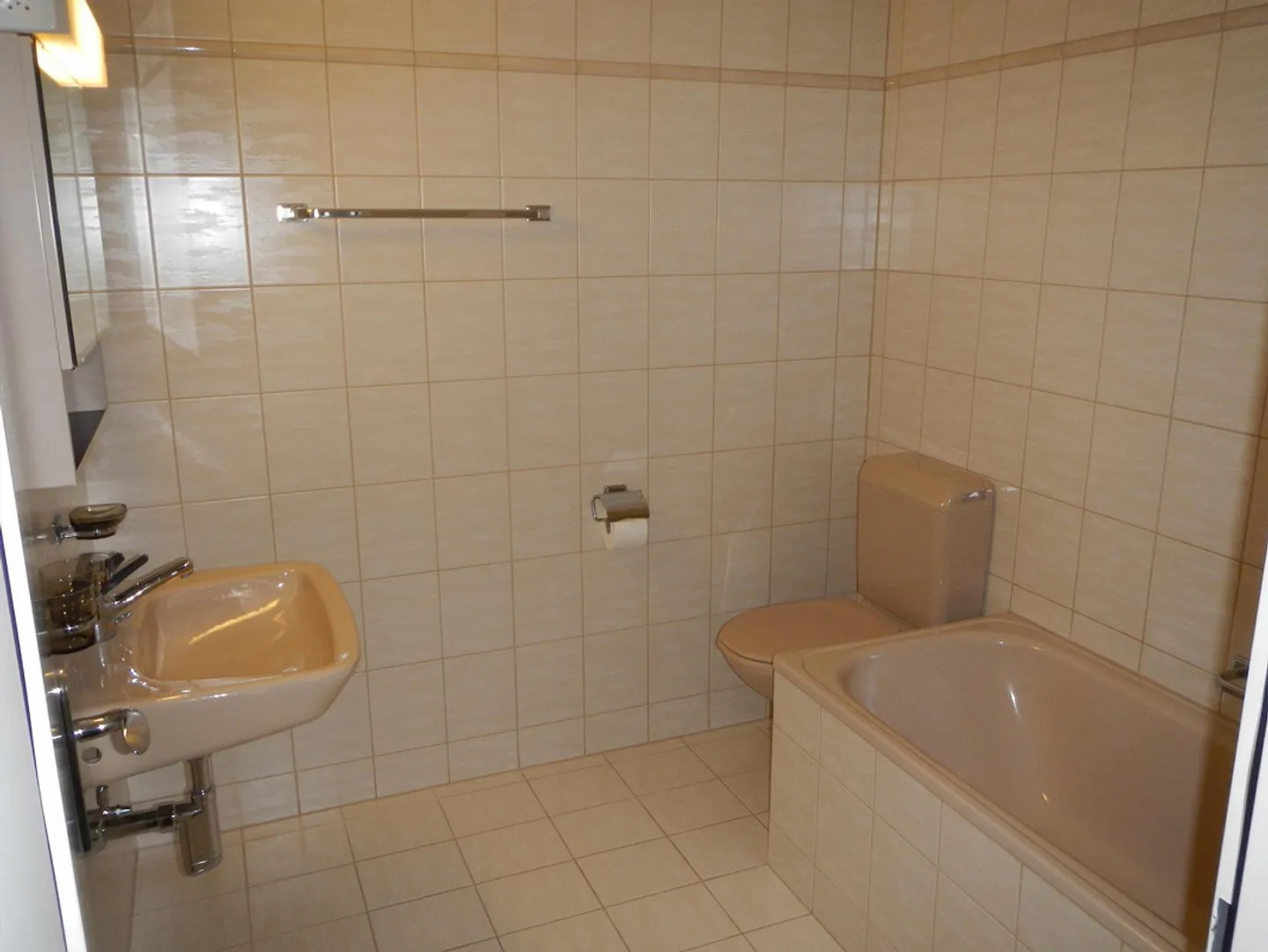 Beautiful quiet 5.5 room apartment with private access to the garden - Photo 8 of 11