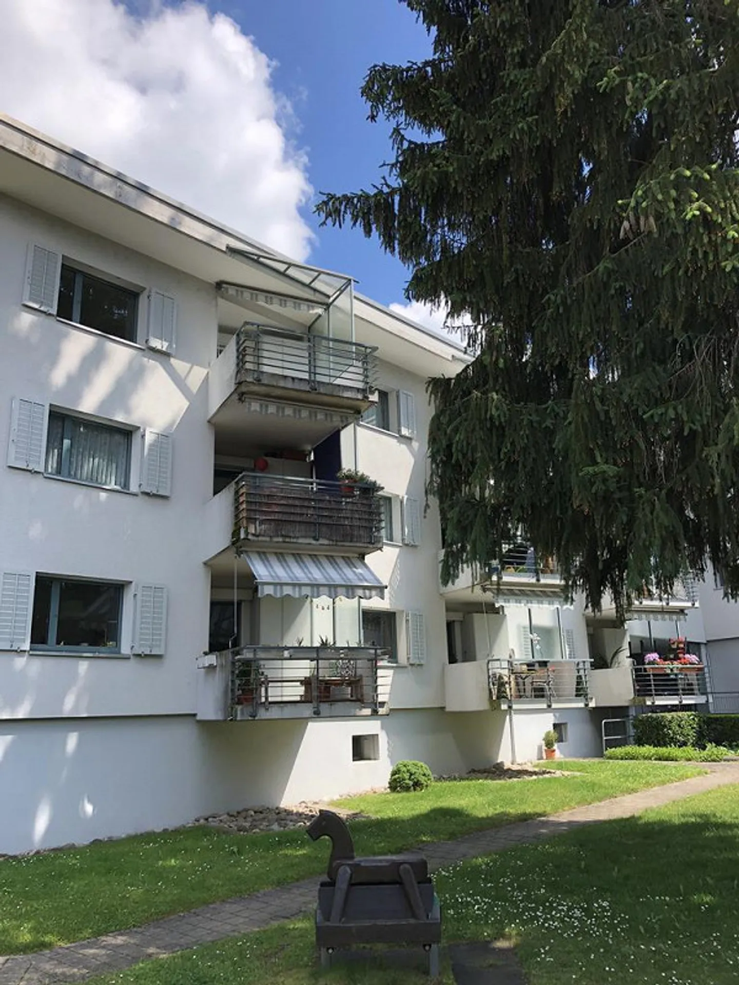 Viewing: Thursday, 12.03.2026 between 5:00 PM - 6:00 PM - Photo 1 of 7