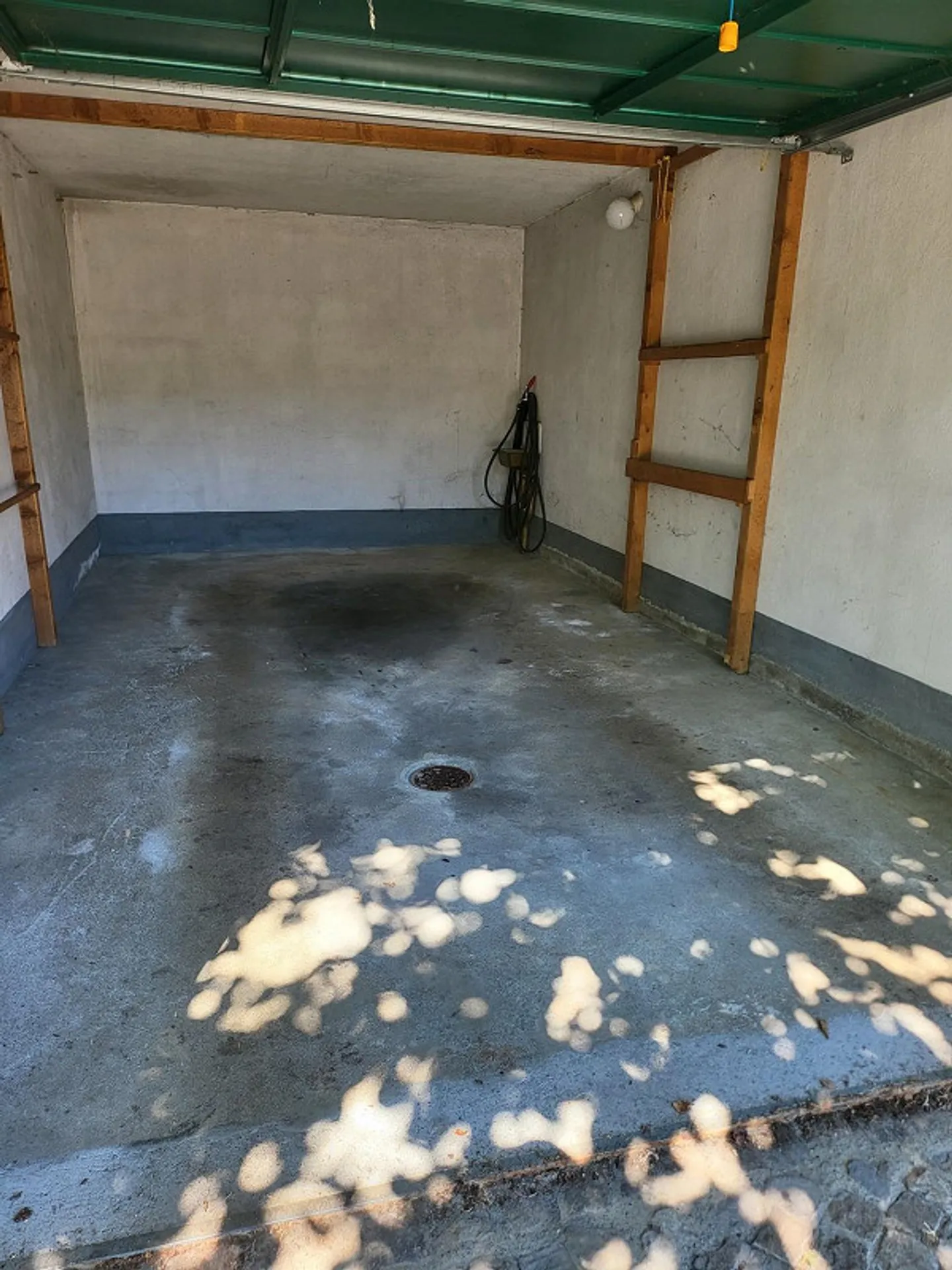 Single garage for rent in Zurich - Photo 3 of 3