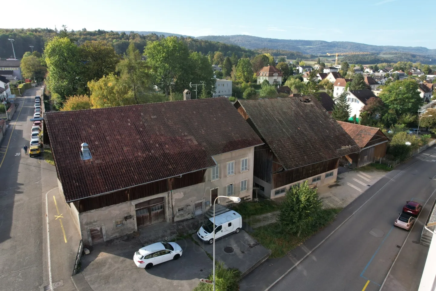 Fattoria, stalla e fienile situati in zona residenziale HB a Porrentruy - Foto 2 di 2