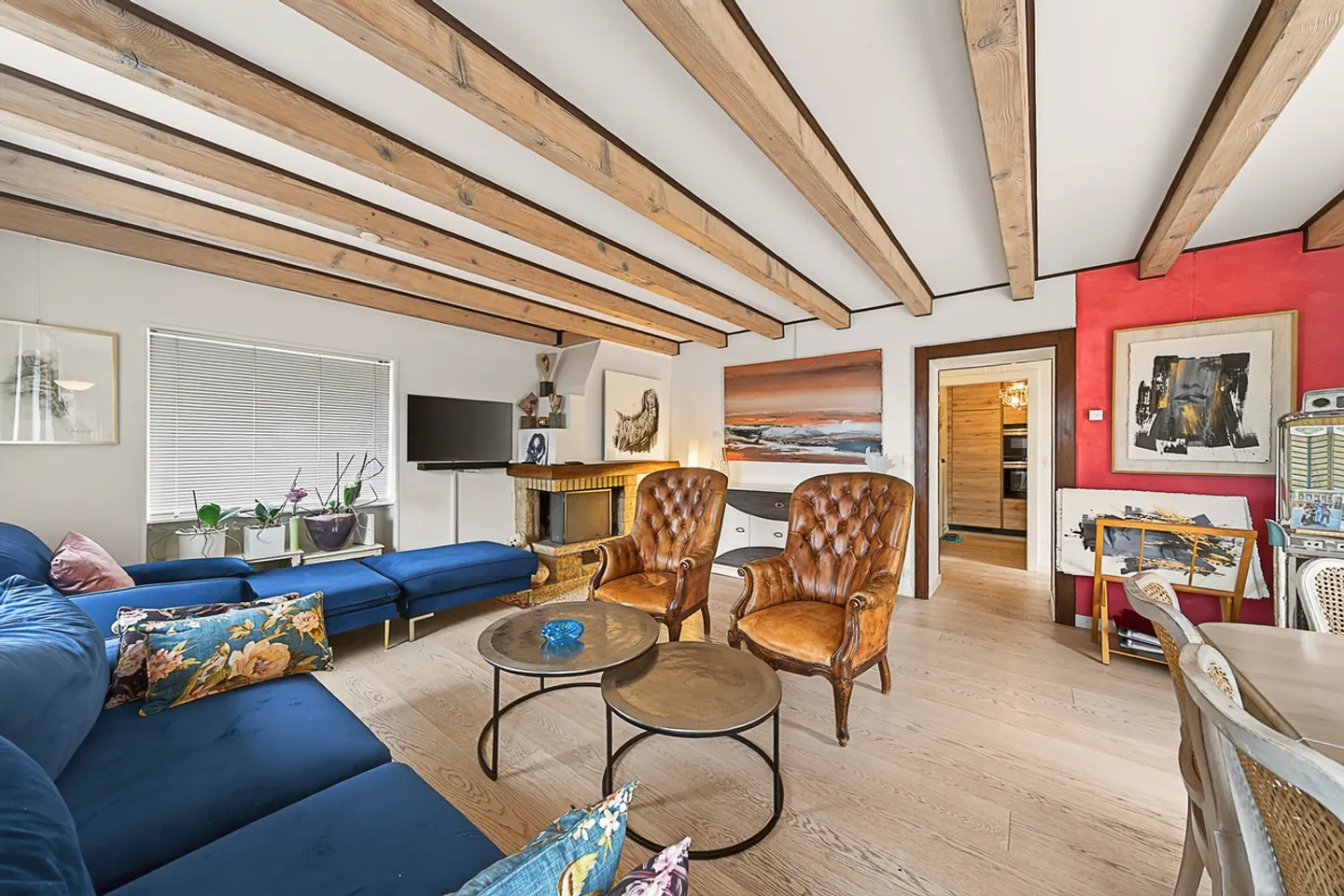 The charm of the old allied with contemporary comfort - Photo 5 of 20
