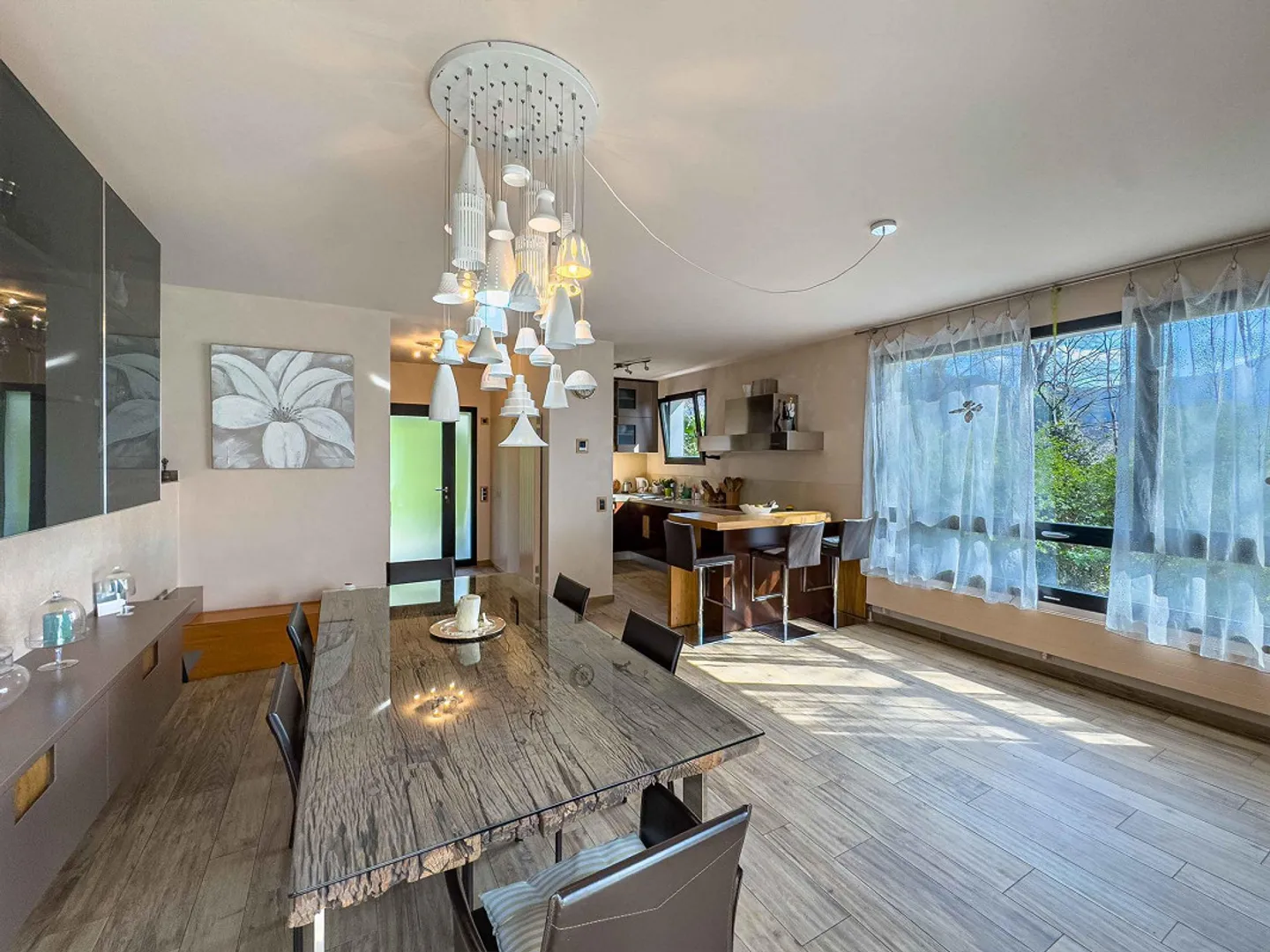 Villa moderna con piscina interna a Collina d’Oro - Foto 3 di 16