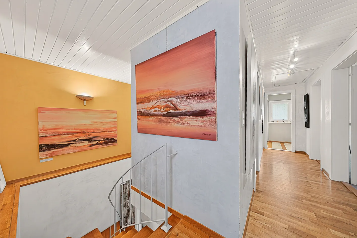 The charm of the old allied with contemporary comfort - Photo 8 of 20