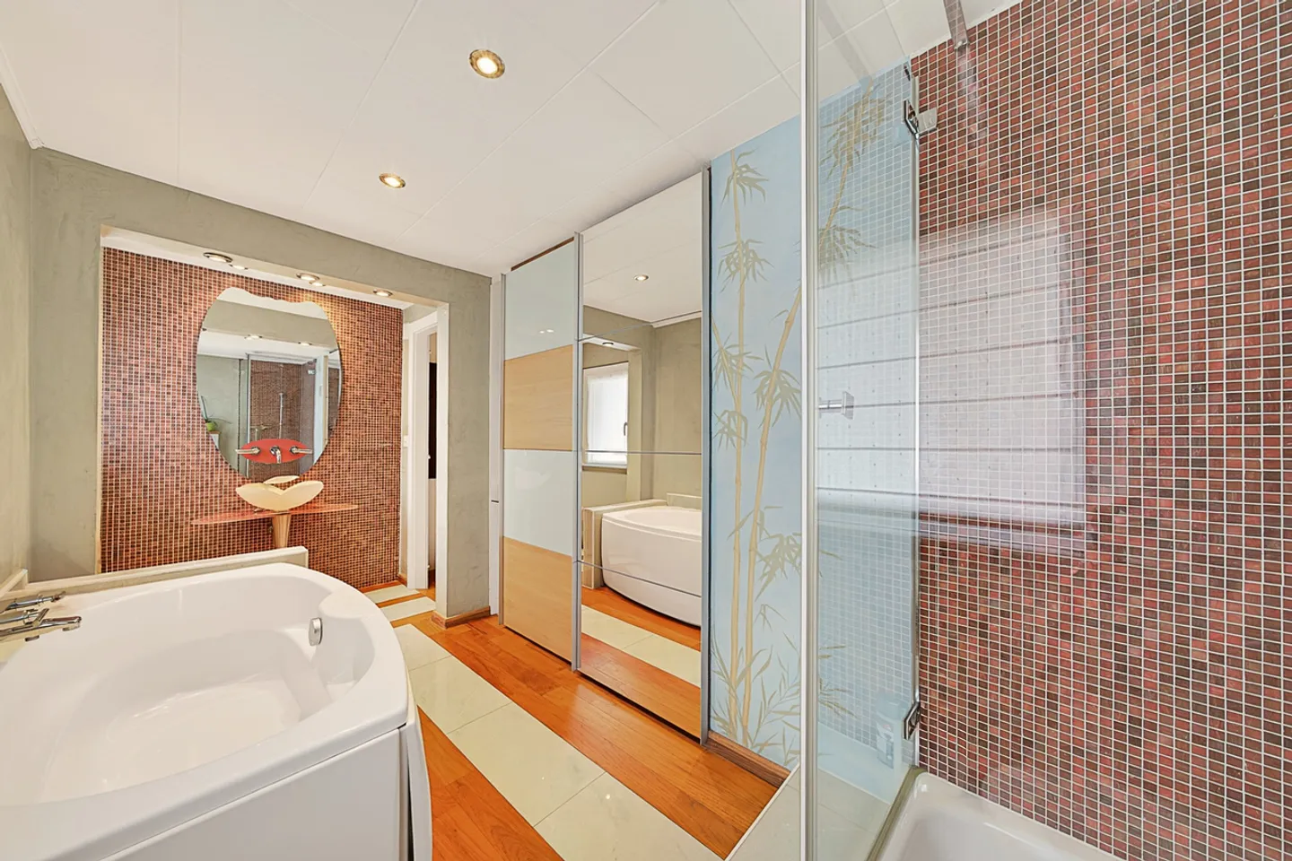 The charm of the old allied with contemporary comfort - Photo 12 of 20