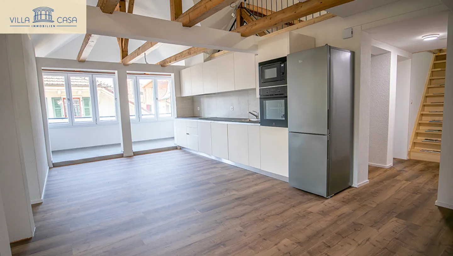 Casa multifamiliare ristrutturata con tre appartamenti - Foto 2 di 8