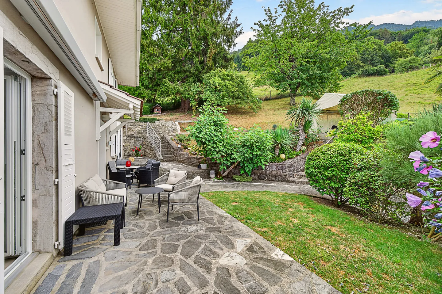 The charm of the old allied with contemporary comfort - Photo 16 of 20