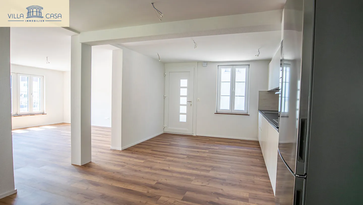 Casa multifamiliare ristrutturata con tre appartamenti - Foto 5 di 8