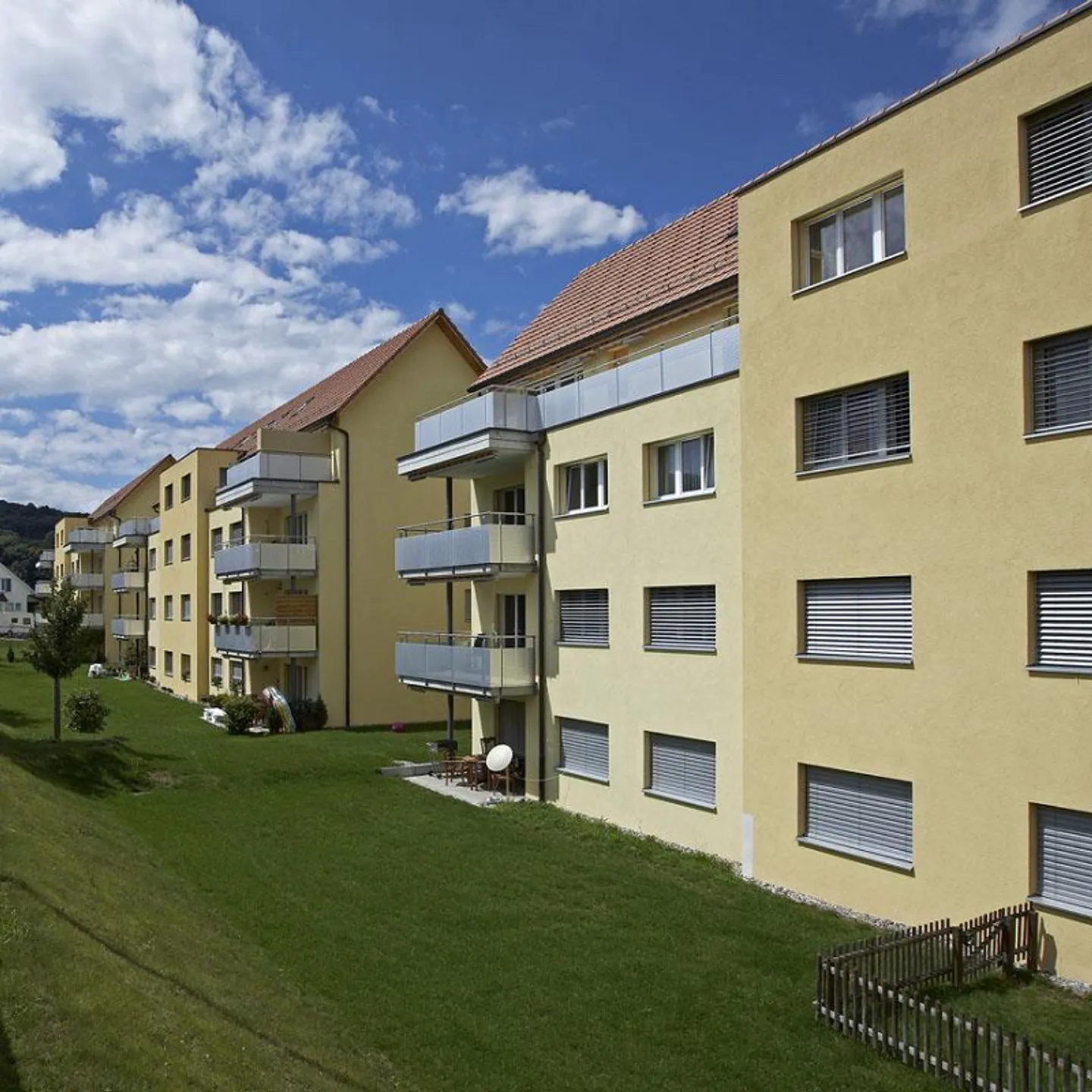 Geräumige Wohnung mit Balkonen - Foto 2 von 13