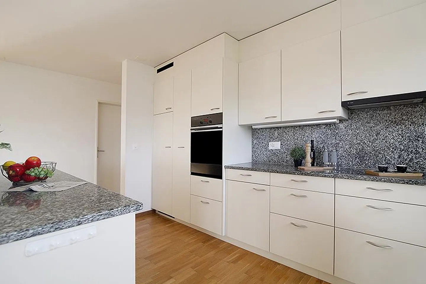 Geräumige Wohnung mit Balkonen - Foto 7 von 13