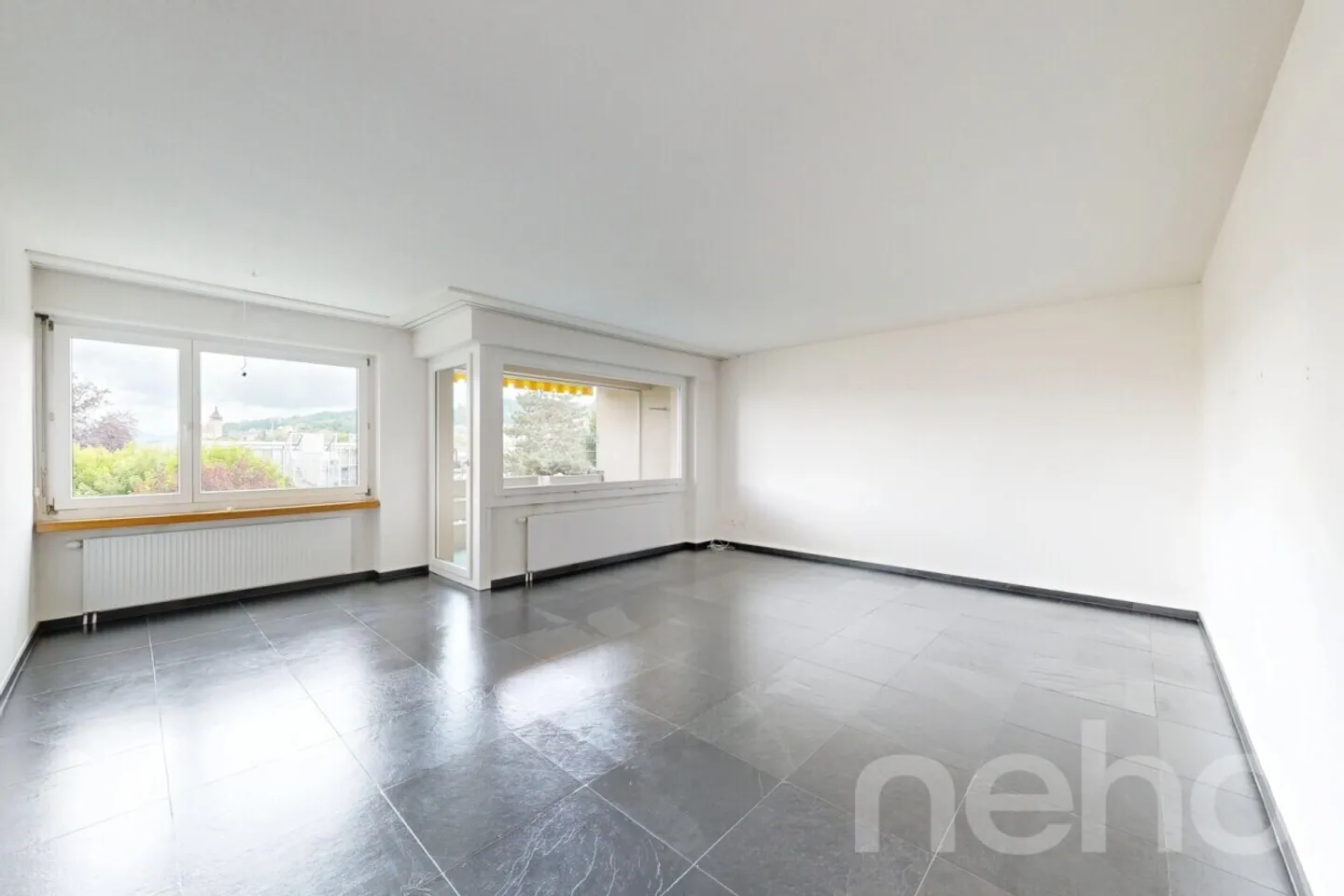 Bright 3.5-room apartment with balcony and garage in Schönenwerd - Photo 1 of 12
