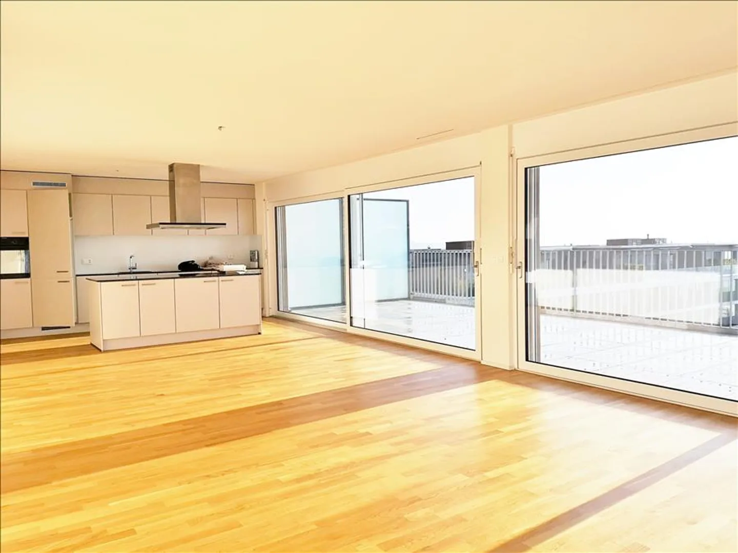 Stilvolles Penthouse mit Terrasse - Foto 4 von 9