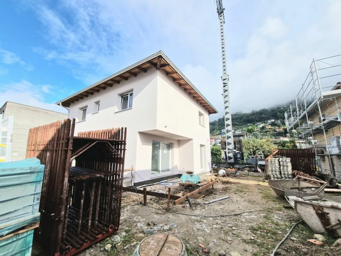 FOR SALE IN CUGNASCO - NEW 5.5-ROOM SINGLE-FAMILY HOUSES IN A QUIET AREA - Photo 5 of 23