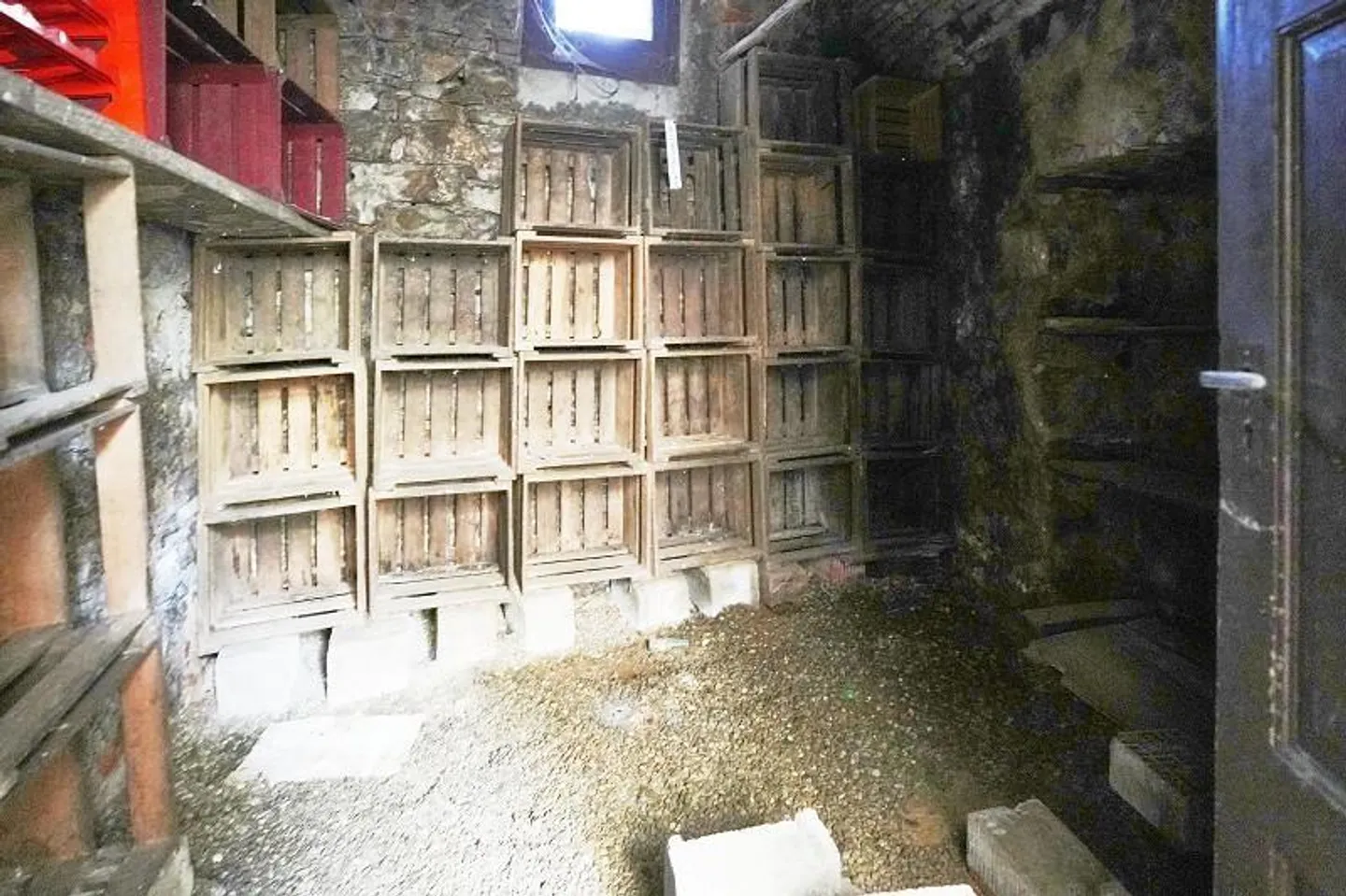 Grotto with 6 rooms and large plot / grotto with 6 rooms and ... - Photo 15 of 33