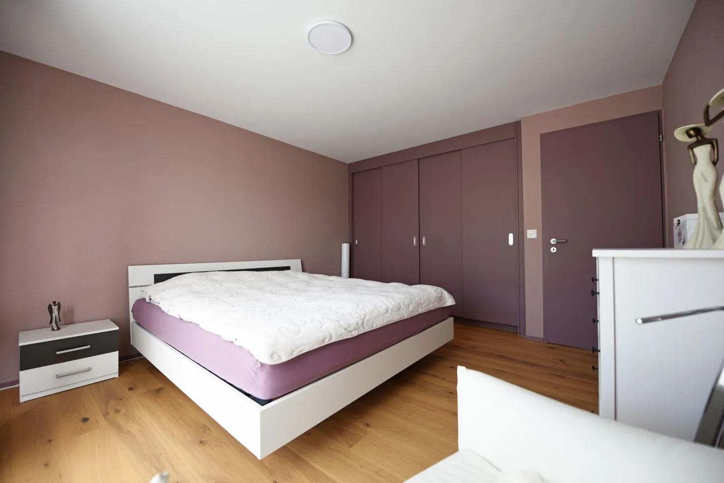 Appartement en duplex de 4,5 pièces avec terrasse et vue dégagée - Photo 4 sur 11