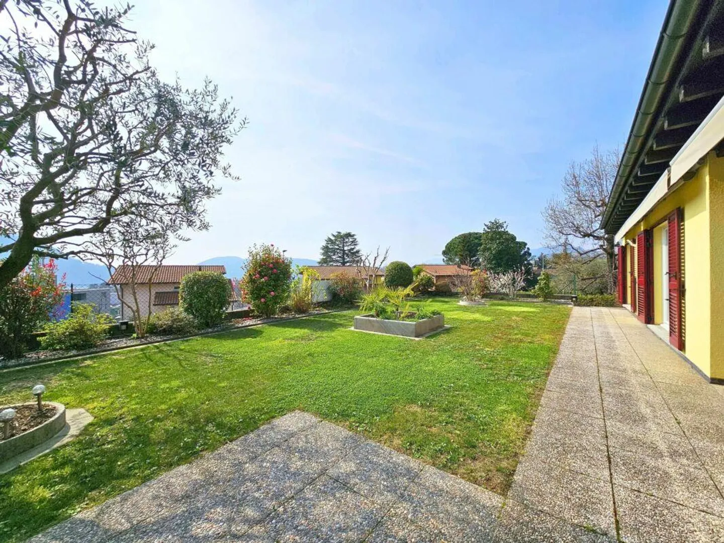 Wunderschönes sonniges Einfamilienhaus mit Garten - Foto 16 von 17