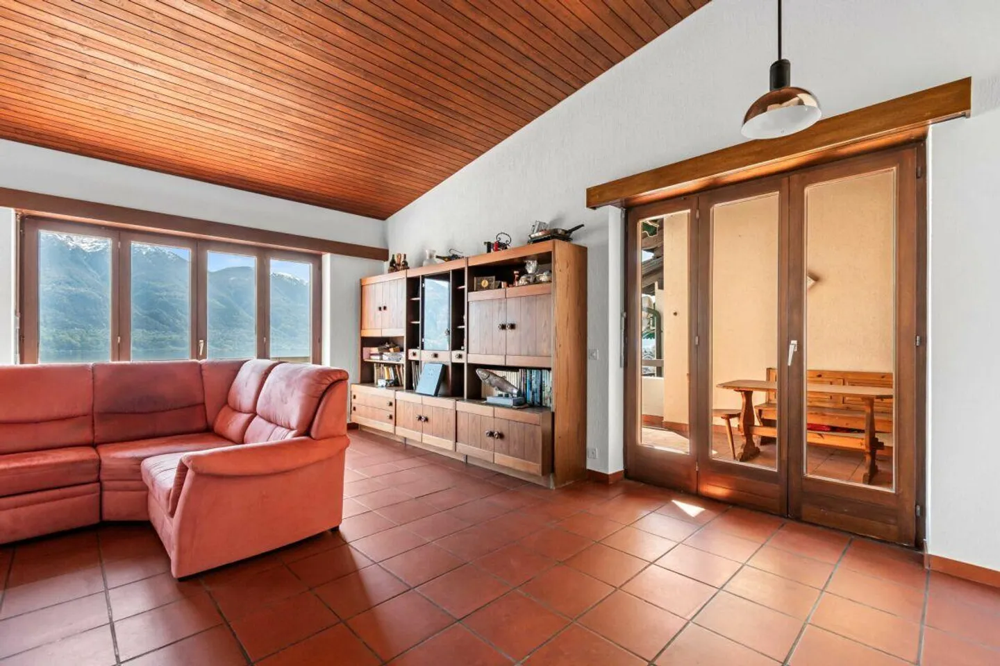 Magnifique maison jumelée de 8,5 pièces avec piscine et vue imprenable - Photo 5 sur 28