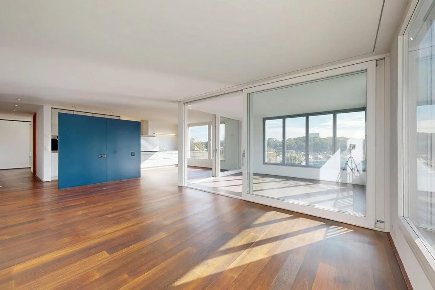 Moderne Wohnung mit toller Aussicht, Wintergarten und Hobbyraum - Foto 1 von 12