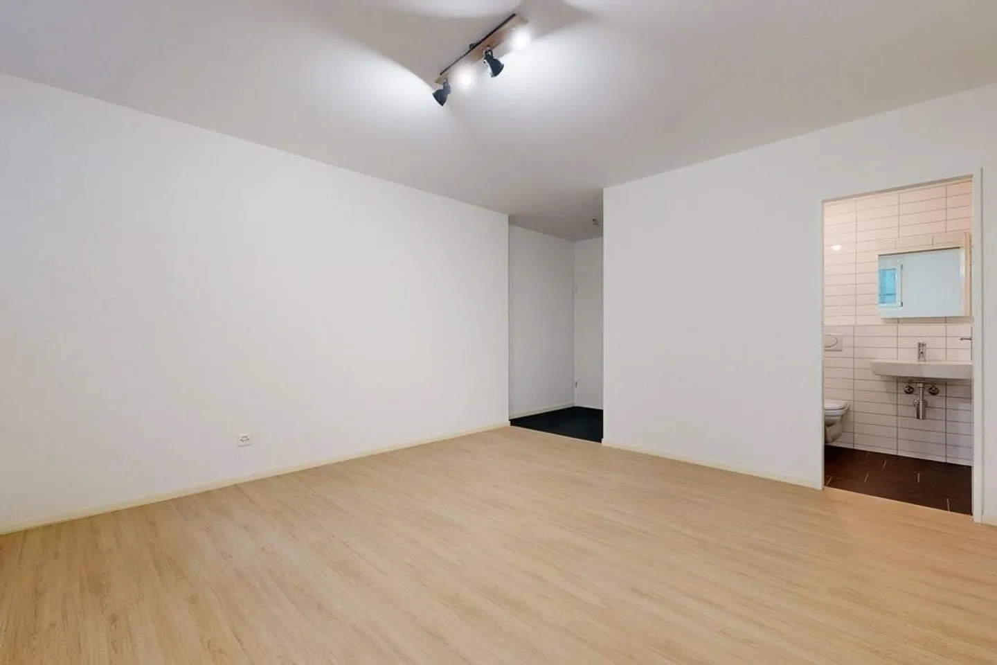 Moderne Wohnung mit toller Aussicht, Wintergarten und Hobbyraum - Foto 11 von 12