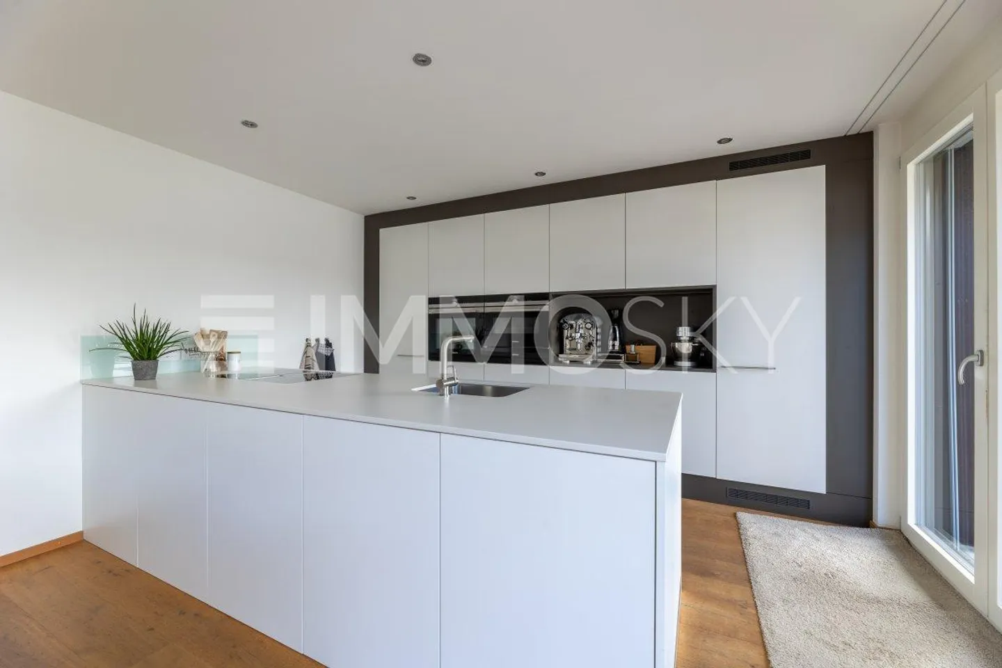 Attique spacieux avec confort moderne - Photo 2 sur 5