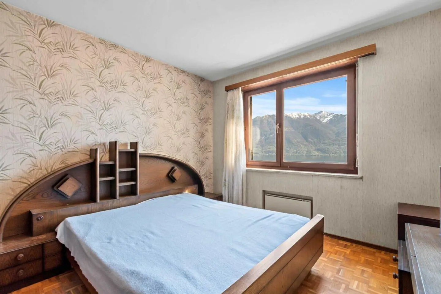 Magnifique maison jumelée de 8,5 pièces avec piscine et vue imprenable - Photo 10 sur 28