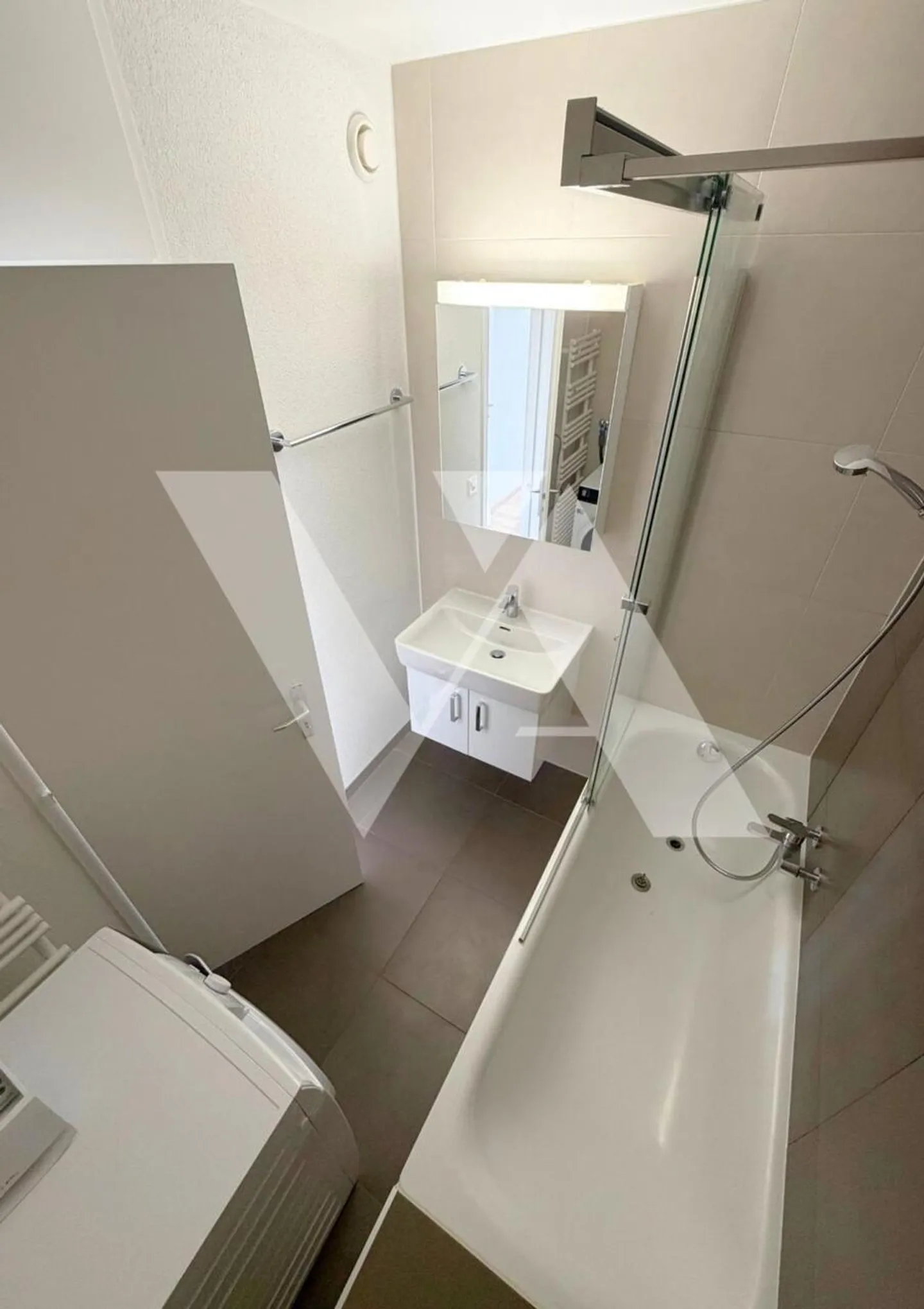 For rent - 3-room apartment with terraces, in the heart of Gland - Photo 5 of 7