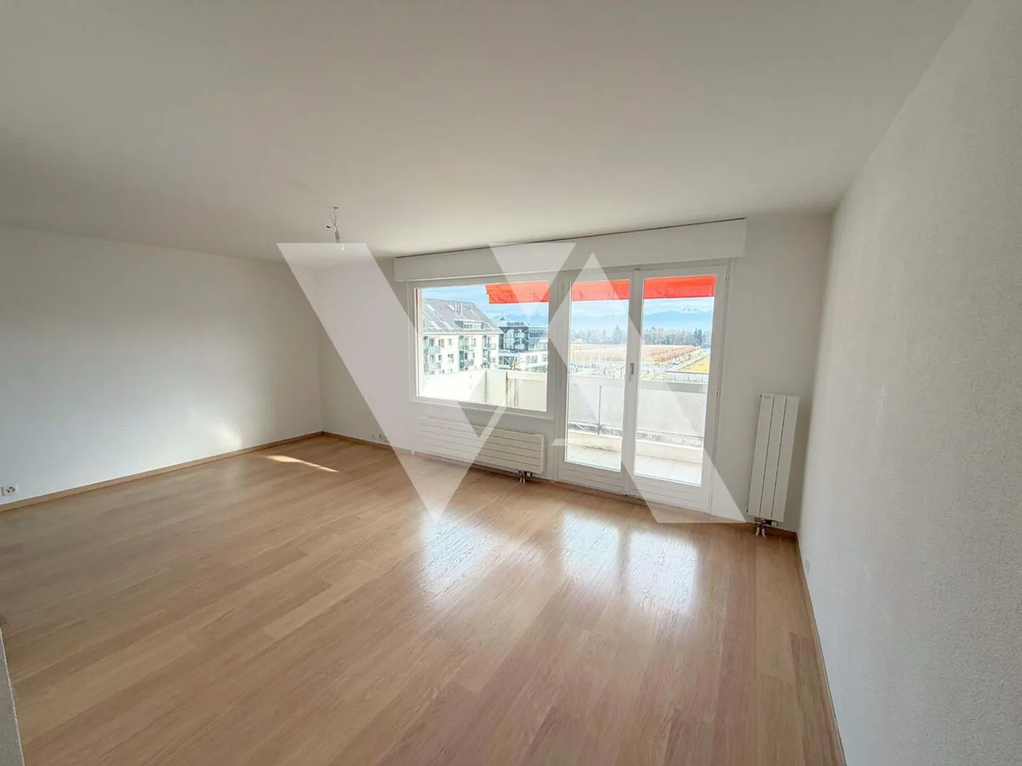 For rent - 3-room apartment with terraces, in the heart of Gland - Photo 2 of 7