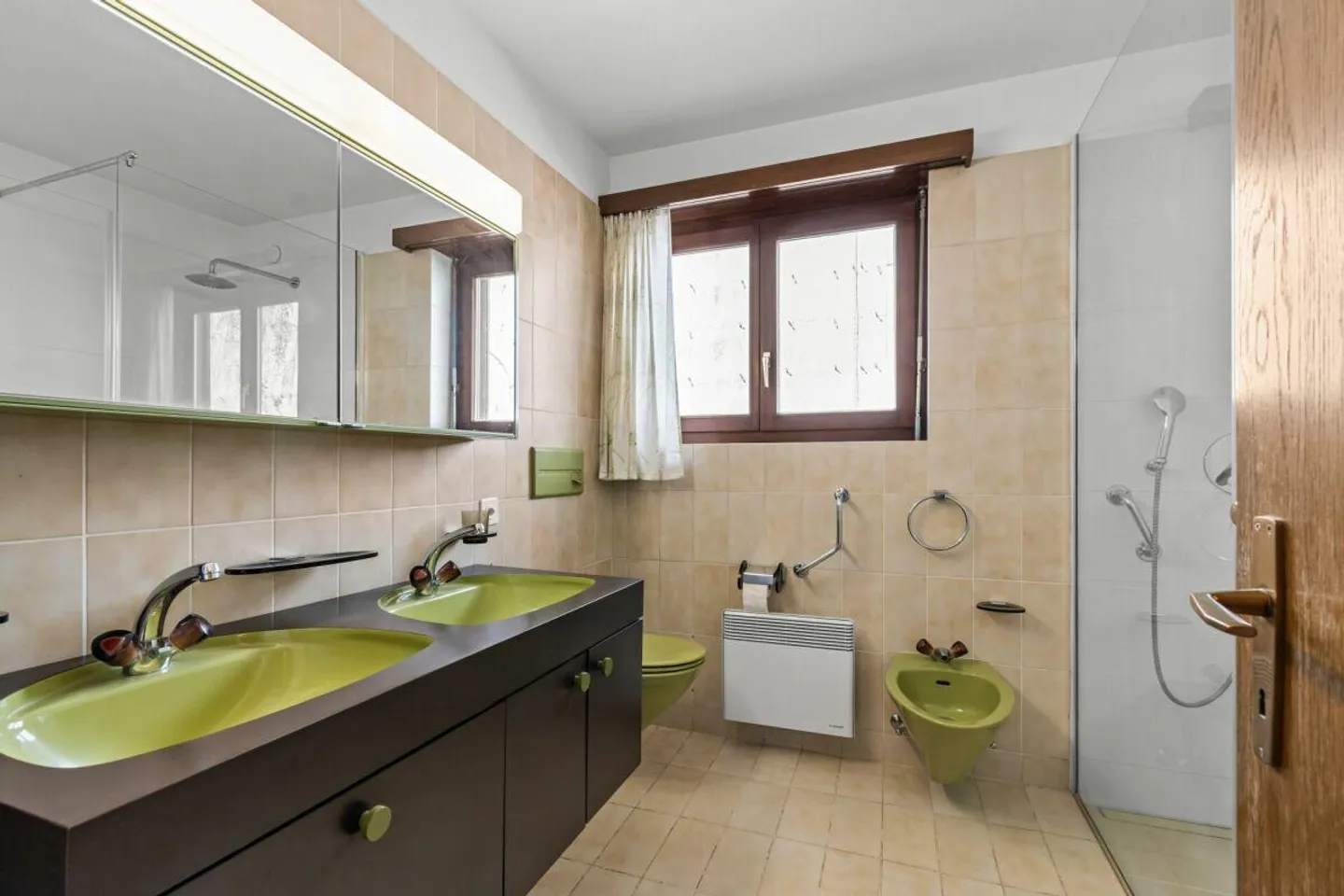 Magnifique maison jumelée de 8,5 pièces avec piscine et vue imprenable - Photo 14 sur 28
