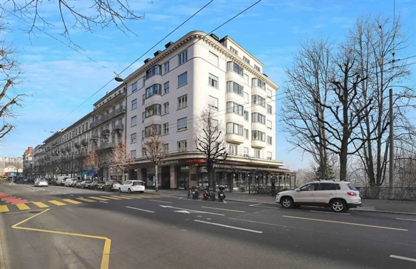 «Surface commerciale avec vitrine d'environ 85 m2» - Photo 1 sur 12