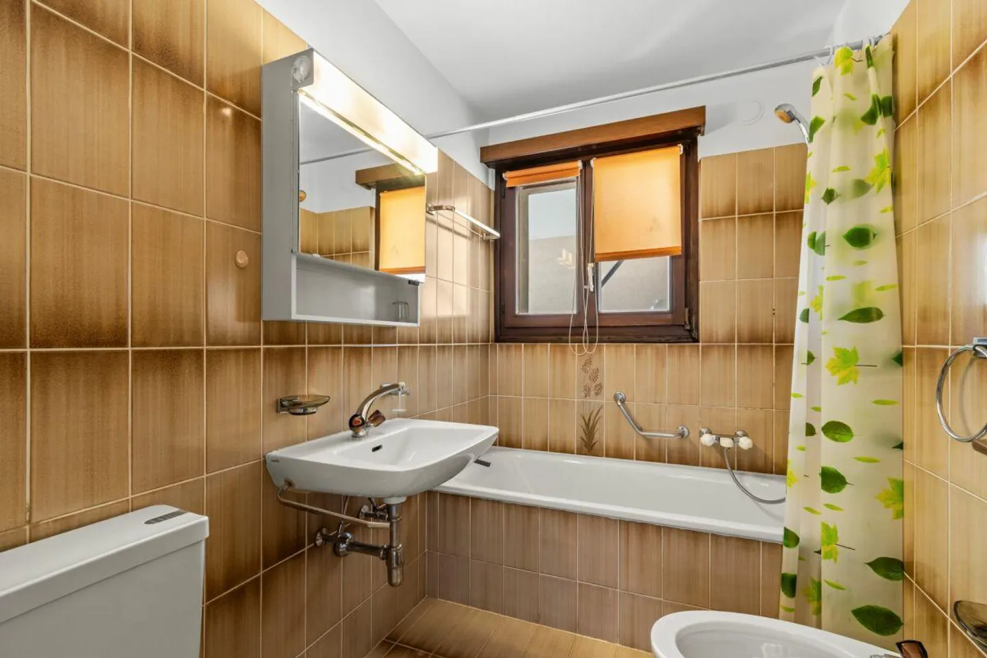 Magnifique maison jumelée de 8,5 pièces avec piscine et vue imprenable - Photo 24 sur 28