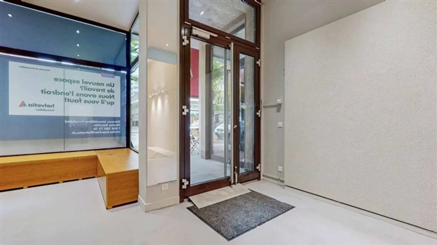 «Surface commerciale avec vitrine d'environ 85 m2» - Photo 3 sur 12