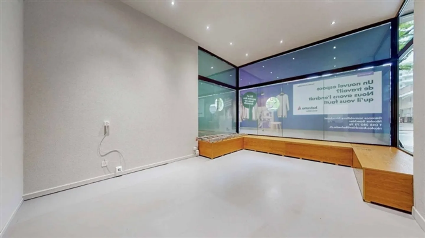 «Surface commerciale avec vitrine d'environ 85 m2» - Photo 5 sur 12