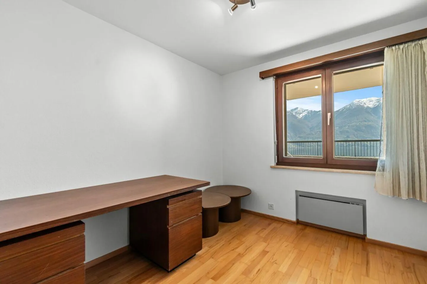 Magnifique maison jumelée de 8,5 pièces avec piscine et vue imprenable - Photo 22 sur 28