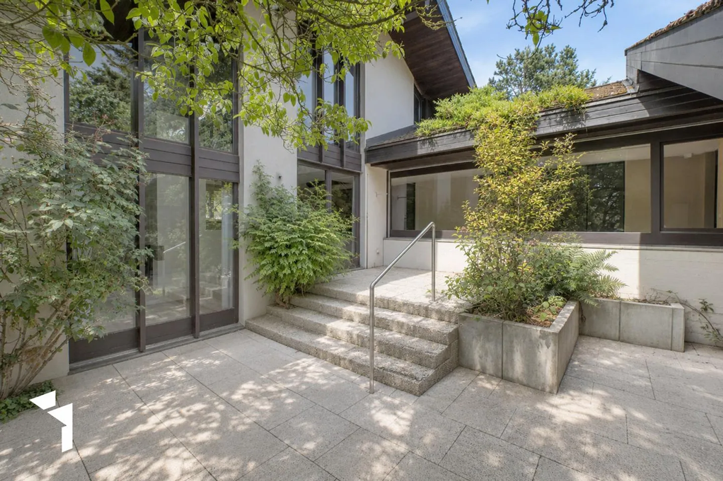 Fehr Real Estate - Idyllic 4.5-Room Atrium Villa - Photo 1 of 18