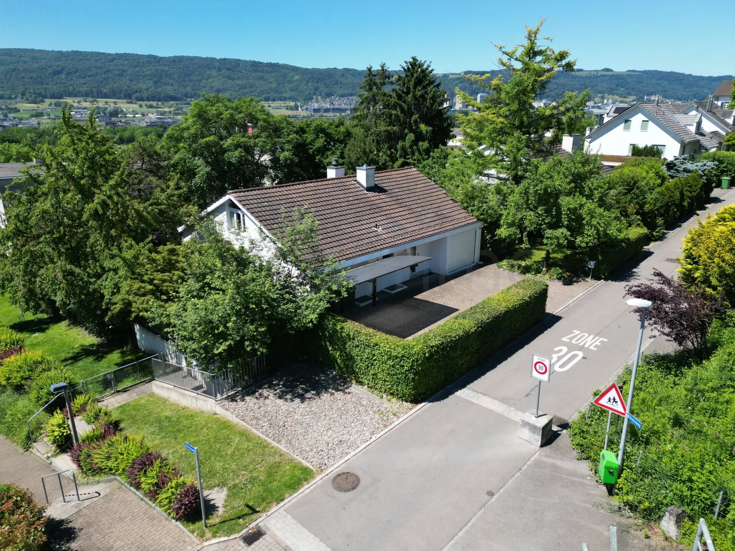 5.5-Room Single-Family House in Oetwil an der Limmat ZH - Photo 3 of 18