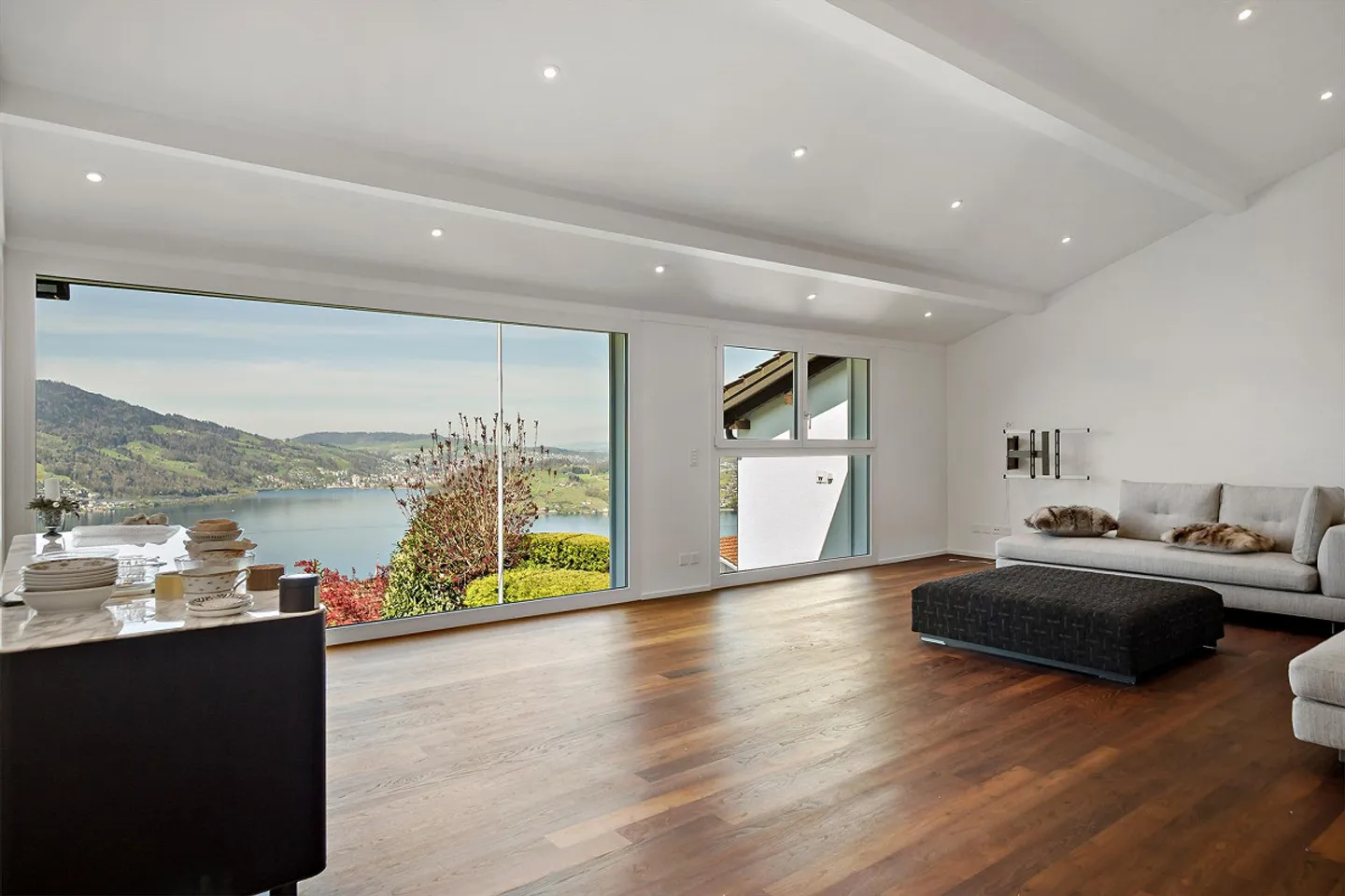 Une Maison avec Piscine Extérieure Couverte - Photo 3 sur 11