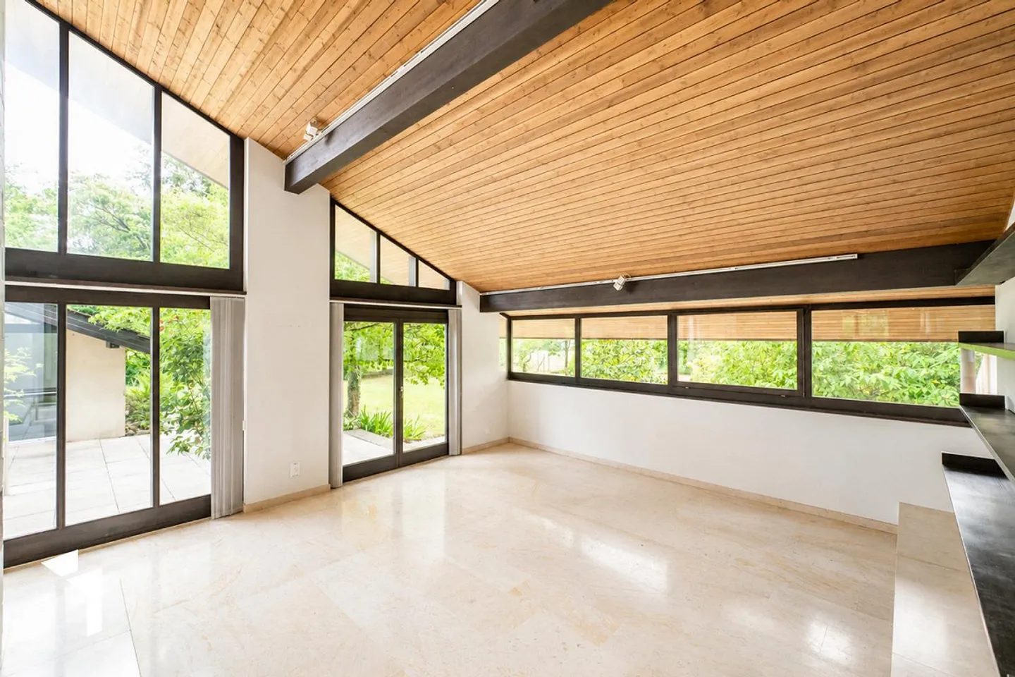 Fehr Real Estate - Idyllic 4.5-Room Atrium Villa - Photo 4 of 18
